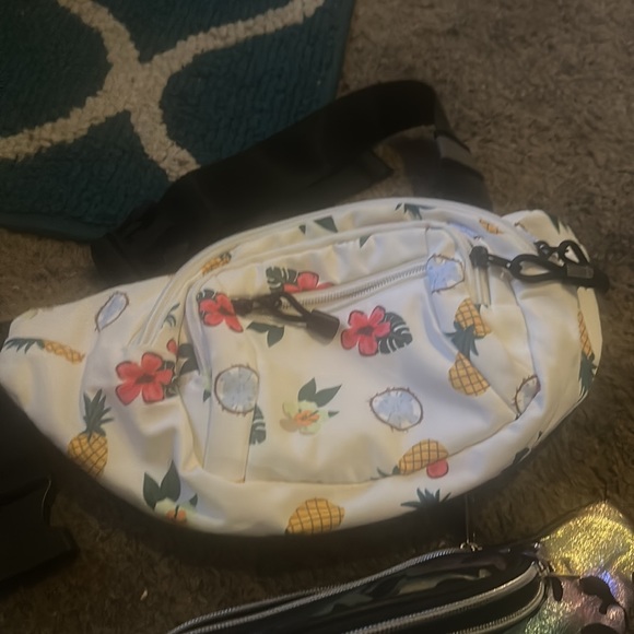 Fannypacks bundle - Picture 2 of 6